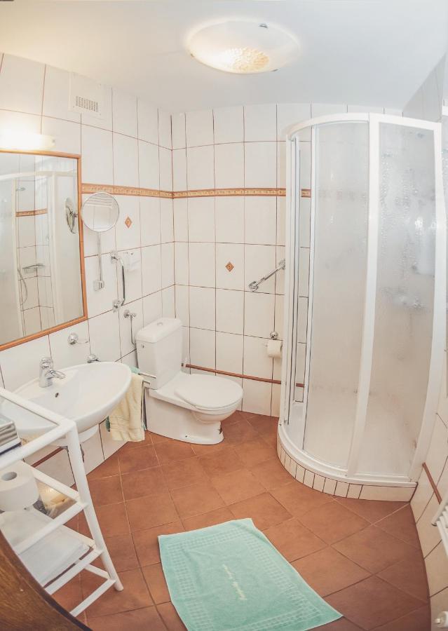 Landhotel Neugebauer Löllinggraben Buitenkant foto
